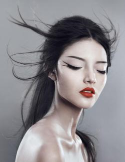 cocoschanelsworld:  Photographer: Xi Sinsong Hair: Arturo Swayze