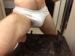 bigbroth4u:  This dude’s beautiful bulge in tighty whities