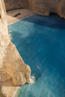 wolverxne:  Shipwreck at Zante | by: (Dimitris Lantzounis) 