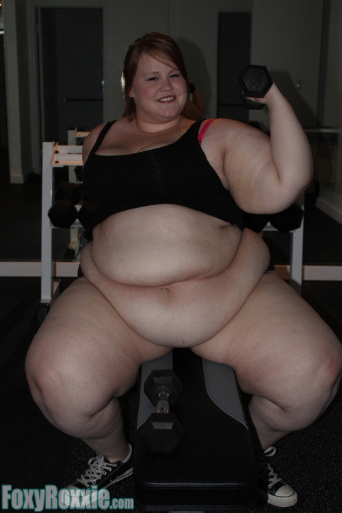 biggirls1219975:  ssbbw Foxy Roxxie      
