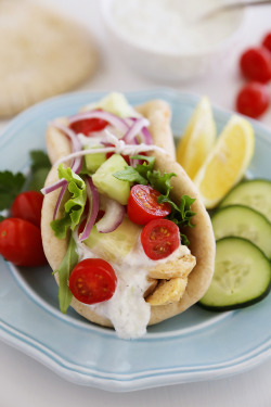 guardians-of-the-food:  Slow Cooker Chicken Gyros with Tzatziki