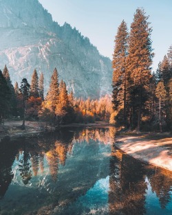 earthlygallery:  Yosemite Fall by Eric Rubens
