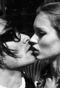 carangi:  Kate Moss and Marcus Schenkenberg by Stephanie Pfriender