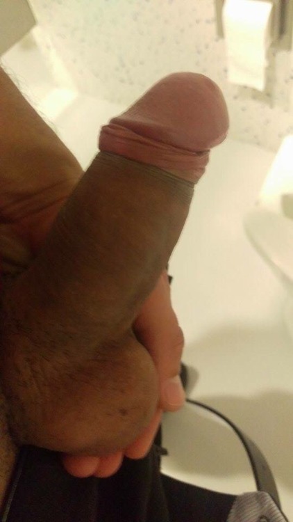 My straight friend who lets me suck his dick often, sent me this pics. When I push that skin w my lips, that thick cock is ready to burst a big load in my mouth! ðŸ‘…ðŸ’¦ http://imrockhard4u.tumblr.com
