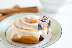 amxureux: rrexaps:  amxureux:  It has been scientifically proven that rrexaps is, in fact, a cinnamon roll.  JESUS CHRIST KATE ITS BEAUTIFUL. LOOK AT THAT GLAZE.   420 glaze it  ohmygod