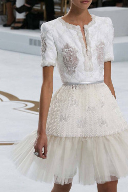 sidonia-mercioniu:  Chanel Fall 2014 Haute Couture 