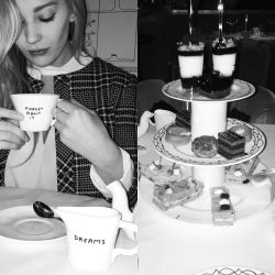 #Afternoontea with mother at #sketch #London 🍰🍡☕️😋