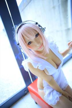 ilovesexycosplay:  Super Sonico Maid CosplayBy Saku