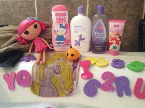 allygator814:  ðŸ’œlittle bath ðŸ’œ 