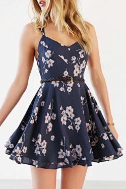 superunadulteratedtigerstudent: CLASSIC VINTAGE DRESSES ( sale