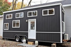 dreamhousetogo:  The Chateau Shack Tiny House