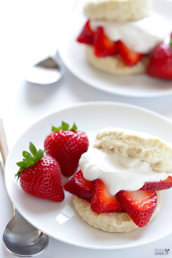 nom-food:  Vegan strawberry shortcake with coconut whipped cream