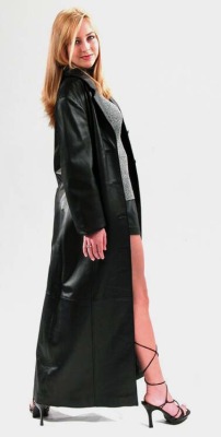 vicalpepe:Long leather coat