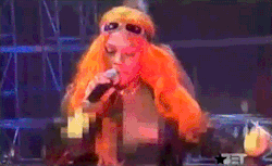 fuckyeslilkim: The time Lil’ Kim Performed ‘How Many Licks?’