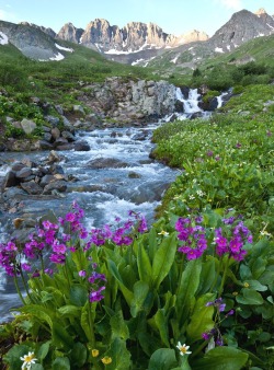 americasgreatoutdoors:  With mountains shaped by volcanic fire