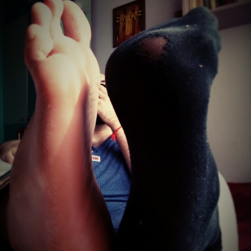 stollyboss:  👣Stollyboss👣 needs a new doormat…… #malefeet