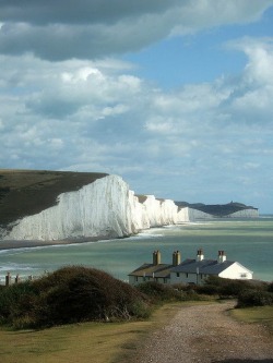 kontesasaira:  East Sussex, England. My bucket list.  yes please