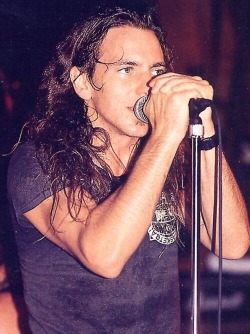 longhairfordays:  Eddie vedder