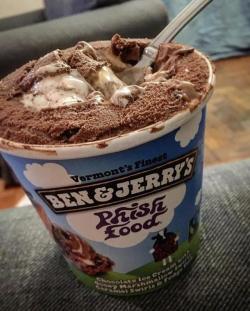 foods-for-dummies:  Ben & Jerry’s Phish Food | More?