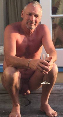 alanh-me:61k+ follow all things gay, naturist and “eye catching”