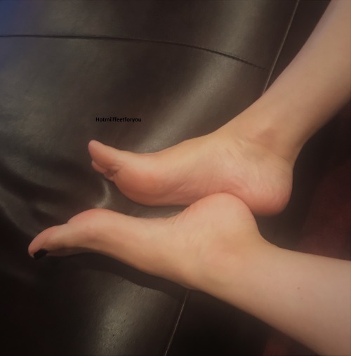 FOR THE LOVE OF FEET Submissions Are Welcome!