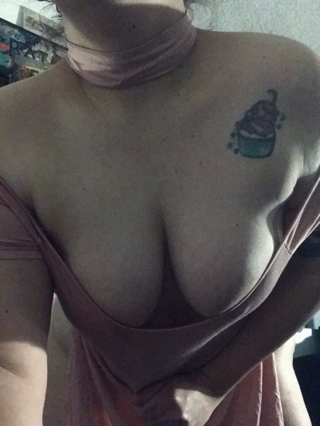 bootyfuldisaster007-deactivated:Made you look. 💘 
