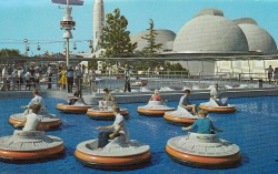 1950sunlimited:  Disneyland Flying Saucers  