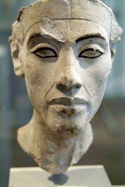 spiritsdancinginthenight:  Akhenaten & Egyptian actor Amin