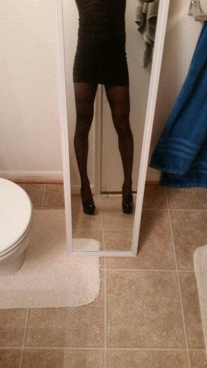 closetsissycutie:  New years eve dress!!!  Great legs honey