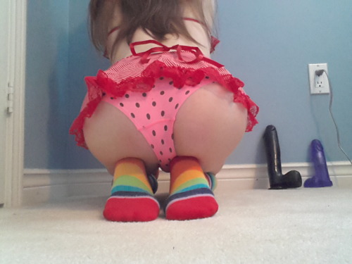 lynne-en-femme:  sissy-scarlet:  how do you guys like my new bimbo outfit? (webms to follow!)  So adorable! I just want to eat her all up!!