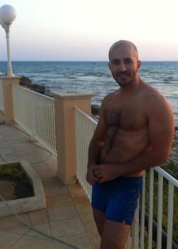 Follow my two hairy men blogs:http://sambrcln.tumblr.comhttp://hairysex.tumblr.com