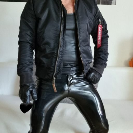 leatherloveforever: