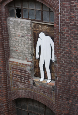 laughingsquid:  Ghostly Painted Figures in an Abandoned Building