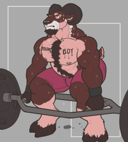 grimfaust:Big ram @SaxonRam breaking out the hex bar for deads~