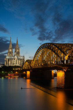 nm-gayguy:  breathtakingdestinations:  Cologne Cathedral - Cologne