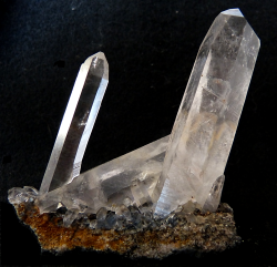 rockon-ro:  QUARTZ (Silicon Dioxide) crystal cluster from Minas