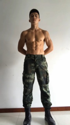 Asian Army Hunks