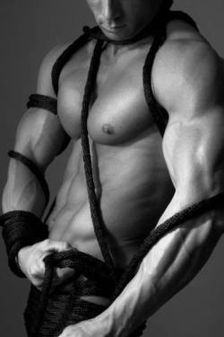 ileatherandlace:  Bound and determined ~♥~  Whew, what a look!