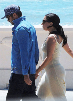 May 2nd, 2015: At a beach with Taylor Kinney in Los Angeles,