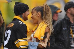 selriananews:  09. 18. Ariana and Mac Miller at the Pittsburgh