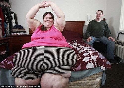 fantasyfeederism:  I hope he feeds this greedy fatty well into immobility, soon she will become a helpless fat piggy