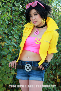 hotcosplaychicks:  Jubilee (Kotobukiya version) Cosplay by lillybearbutt