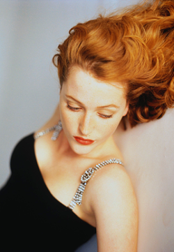 qilliananderson:Gillian Anderson by Raul Vega 1995.