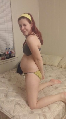 zeeha92:  Week 19 pregnancy update. New photos every 2 weeks.