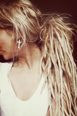 Hair | via Tumblr on We Heart It. http://weheartit.com/entry/90821144?utm_campaign=share&utm_medium=image_share&utm_source=tumblr