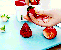 delicieuss:  strawberry shooters 