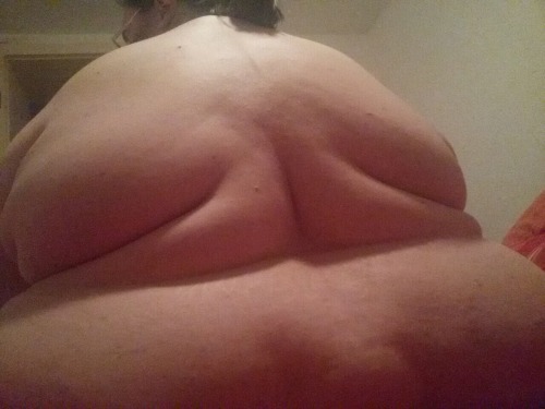 123omg123able:  #backfat #superchub  What I’d love to roll over and see when I wake up. #whataview