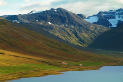 icelandicphoto:  The Icelandic countryside can be really beautiful