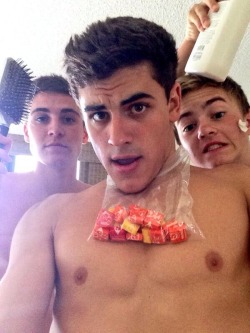 famousmalesexposed:  Jack Gilinsky (member of American pop rap