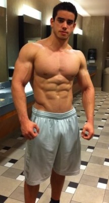 jacktwister:  GYM STUD.